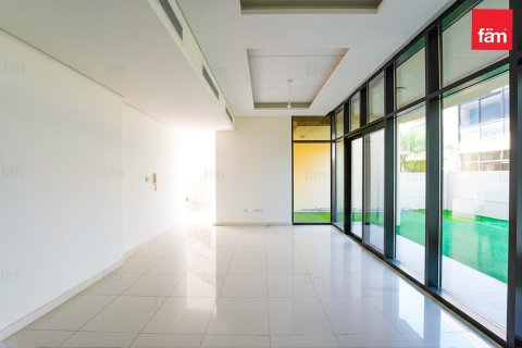 Снять в аренду виллу в Дубае: 3 спальни, 253м², № 67419 - фото 8