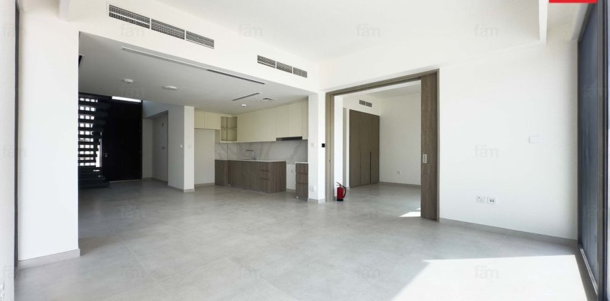 Adosado en Dubai, 4 dormitorios, 257.5 m², № 67415