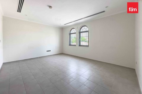 Villa in Dubai 4 bedrooms, 740 sq.m. № 70619 - photo 17