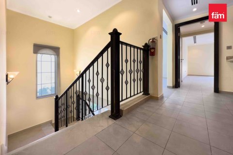 Villa in Dubai 4 bedrooms, 740 sq.m. № 70619 - photo 14