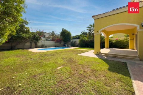 Villa in Dubai 4 bedrooms, 740 sq.m. № 70619 - photo 30