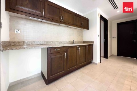 Villa in Dubai 4 bedrooms, 740 sq.m. № 70619 - photo 13