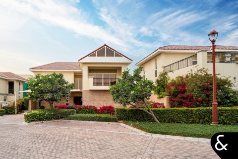 Вилла в Джумейра Гольф Эстейтс, Дубай, 5 спален, 749м², № 98301