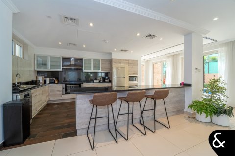 Купить виллу в Джумейра Гольф Эстейтс, Дубай: 5 спален, 749м², № 98301 - фото 10