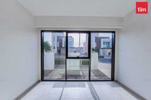 Villa en Dubai, 4 dormitorios, 488 m², № 67369 - foto 5