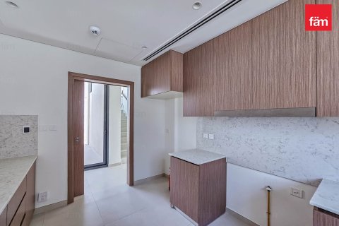 Villa en Dubai, 4 dormitorios, 488 m², № 67369 - foto 10