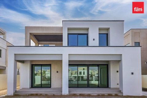 Villa en Dubai, 4 dormitorios, 488 m², № 67369 - foto 1