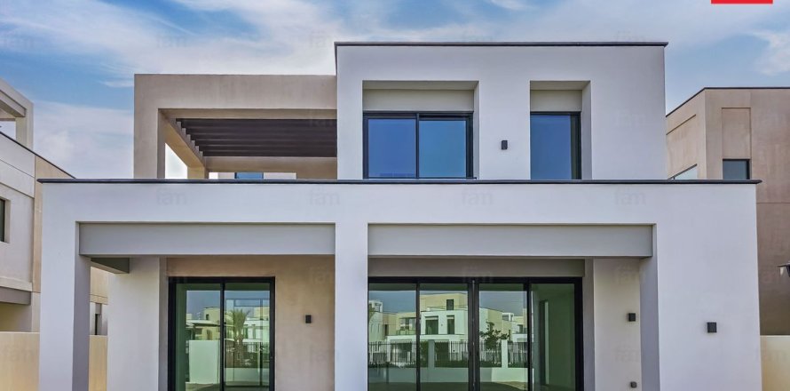 Villa en Dubai, 4 dormitorios, 488 m², № 67369