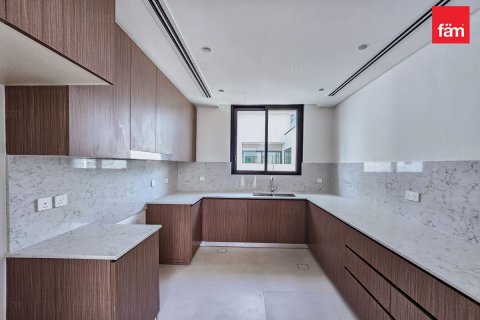 Villa en Dubai, 4 dormitorios, 488 m², № 67369 - foto 11