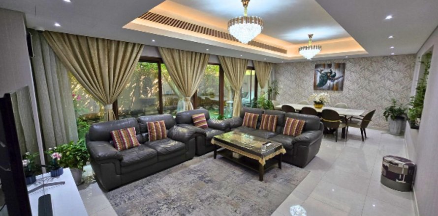 Villa en Meydan, Dubai, 4 dormitorios, 218 m², № 67378