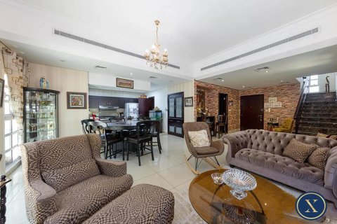 Adosado en Dubai Sports City, Dubai, 3 dormitorios, 271 m², № 45976 - foto 14