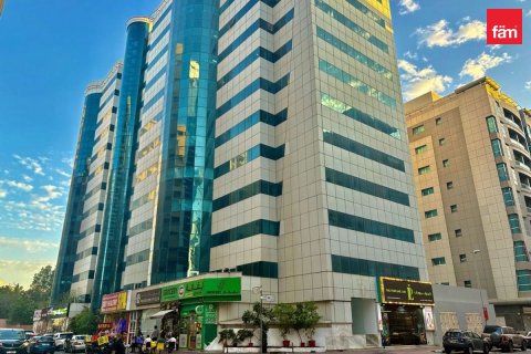 Снять в аренду офис в Аль-Барше, Дубай: 102.1м², № 135159 - фото 2