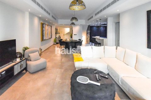 Townhouse in Palm Jumeirah, Dubai 3 bedrooms, 484 sq.m. № 44651 - photo 18