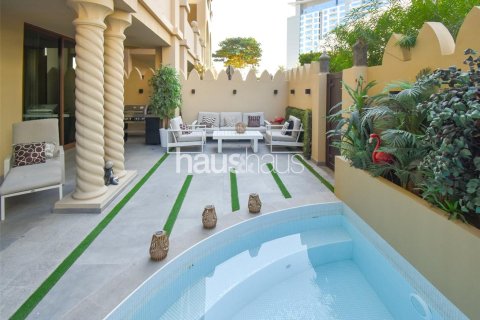 Townhouse in Palm Jumeirah, Dubai 3 bedrooms, 484 sq.m. № 44651 - photo 1