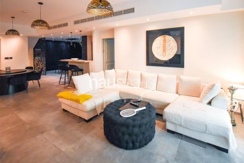 Townhouse in Palm Jumeirah, Dubai 3 bedrooms, 484 sq.m. № 44651 - photo 2