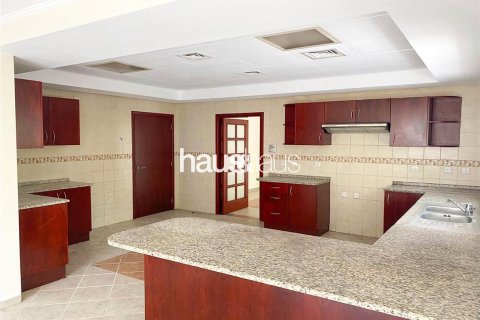 Villa à Dubai Investment Park, Dubai, 5 chambres, 548 m², № 44639 - photo 8