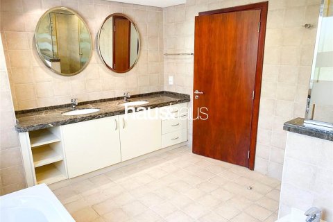 Villa à Dubai Investment Park, Dubai, 5 chambres, 548 m², № 44639 - photo 10