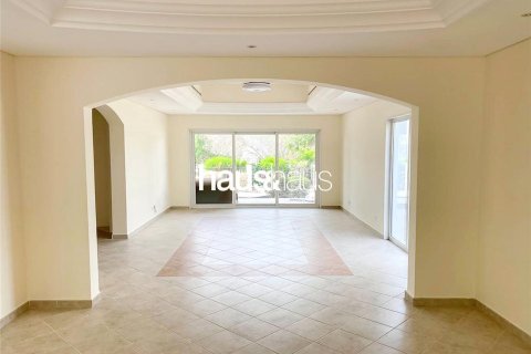 Villa à Dubai Investment Park, Dubai, 5 chambres, 548 m², № 44639 - photo 12