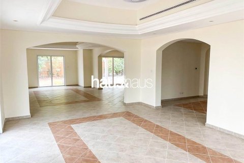 Villa à Dubai Investment Park, Dubai, 5 chambres, 548 m², № 44639 - photo 4