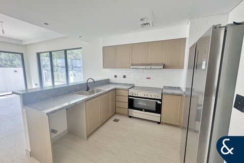 Townhouse in Damac Lagoons, Dubai 5 bedrooms, 314 sq.m. № 76468 - photo 4