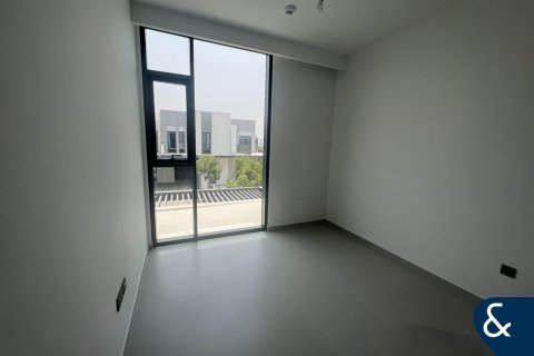 Villa in Sun, Arabian Ranches 3, Dubai 3 bedrooms, 181 sq.m. № 76480 - photo 4