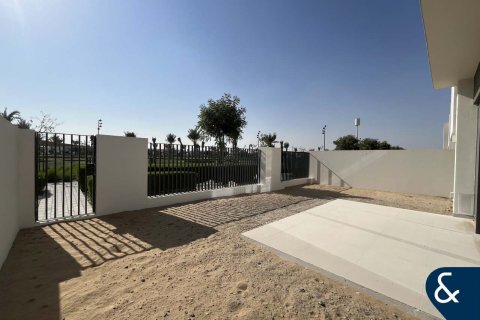 Villa in The Valley, Dubai 4 bedrooms, 258 sq.m. № 76481 - photo 15