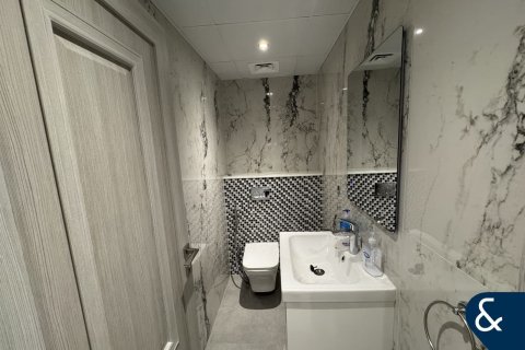 Apartment in Jumeirah Lake Towers, Dubai 2 bedrooms, 148 sq.m. № 76467 - photo 5