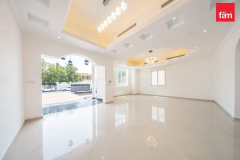 Villa in Al Barsha, Dubai 4 bedrooms, 937.8 sq.m. № 113579 - photo 14