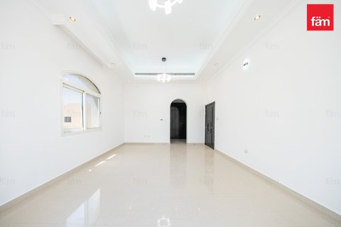 Villa in Al Barsha, Dubai 4 bedrooms, 937.8 sq.m. № 113579 - photo 7