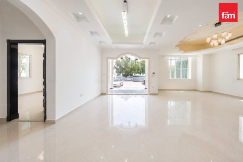 Villa in Al Barsha, Dubai 4 bedrooms, 937.8 sq.m. № 113579 - photo 8