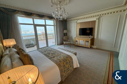 Купить апартаменты в отеле в The Crescent, Пальма Джумейра, Дубай: 1 спальня, 217м², № 75212 - фото 3