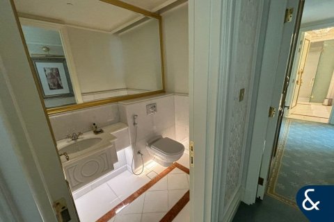 Купить апартаменты в отеле в The Crescent, Пальма Джумейра, Дубай: 1 спальня, 217м², № 75212 - фото 9