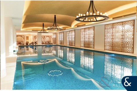 Купить апартаменты в отеле в The Crescent, Пальма Джумейра, Дубай: 1 спальня, 217м², № 75212 - фото 13