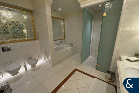 Купить апартаменты в отеле в The Crescent, Пальма Джумейра, Дубай: 1 спальня, 217м², № 75212 - фото 7