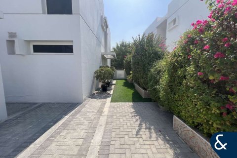 Maison de ville à Arabella Townhouses, Mudon, Dubai, 3 chambres, 291 m², № 75210 - photo 1