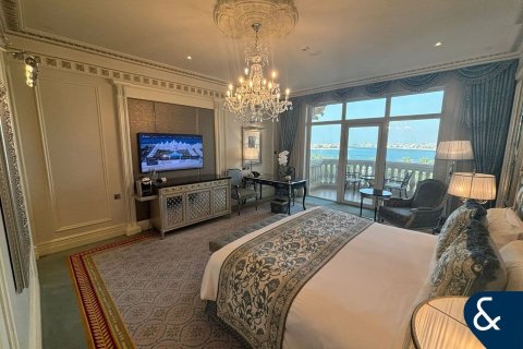 Купить апартаменты в отеле в The Crescent, Пальма Джумейра, Дубай: студию, 63м², № 75211 - фото 2