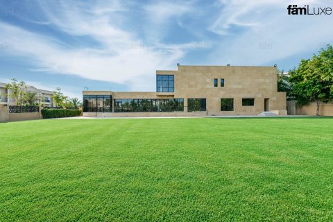 Villa in Al Barsha, Dubai 5 bedrooms, 3716.1 sq.m. № 141632 - photo 2