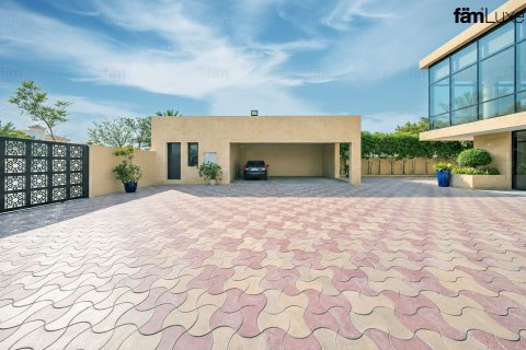 Villa in Al Barsha, Dubai 5 bedrooms, 3716.1 sq.m. № 141632 - photo 27