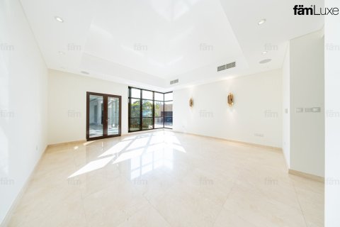 Villa in Al Barsha, Dubai 5 bedrooms, 3716.1 sq.m. № 141632 - photo 12