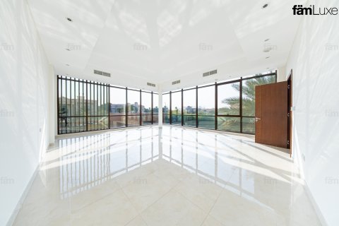 Villa in Al Barsha, Dubai 5 bedrooms, 3716.1 sq.m. № 141632 - photo 5