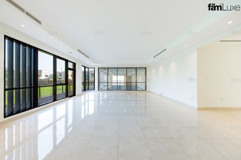 Villa in Al Barsha, Dubai 5 bedrooms, 3716.1 sq.m. № 141632 - photo 3