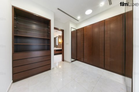Villa in Al Barsha, Dubai 5 bedrooms, 3716.1 sq.m. № 141632 - photo 24