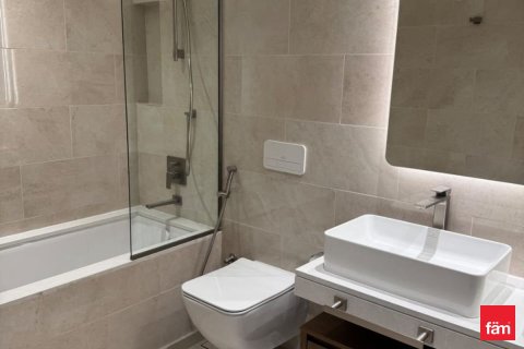 Apartment in Umm Suqeim, Dubai 4 bedrooms, 255.3 sq.m. № 91794 - photo 11