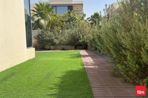 Villa in Dubai Hills Estate, Dubai 4 bedrooms, 298.9 sq.m. № 41654 - photo 10