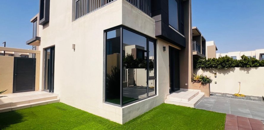 Villa in Dubai Hills Estate, Dubai 4 bedrooms, 298.9 sq.m. № 41654