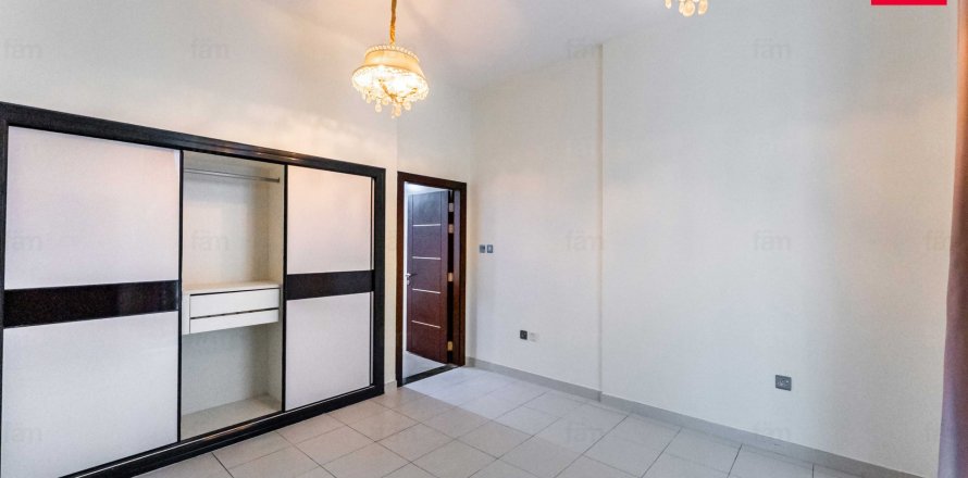 Apartment in Dubai Studio City, Dubai 2 bedrooms, 107 sq.m. № 50806