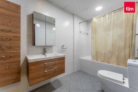 Apartment in Dubai Studio City, Dubai 2 bedrooms, 107 sq.m. № 50806 - photo 12