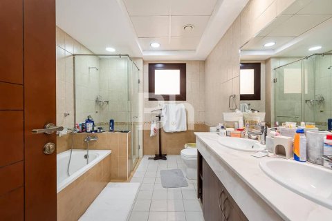 Townhouse in Mudon, Dubai 4 bedrooms, 312 sq.m. № 23477 - photo 3