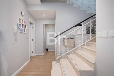 Townhouse in Mudon, Dubai 4 bedrooms, 312 sq.m. № 23477 - photo 13