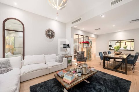 Townhouse in Mudon, Dubai 4 bedrooms, 312 sq.m. № 23477 - photo 18